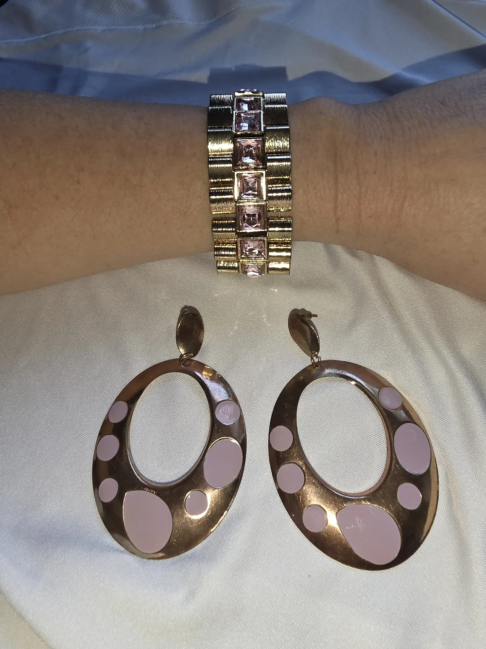 Gold-Tone Bracelet with Pink Crystals and Oval Drop Earrings Set